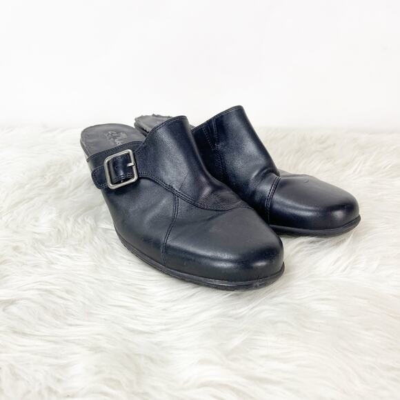 Clarks Bendables 9.5 M Womens Black Leather Slide Mule Buckle Comfort Clogs - Picture 1 of 9